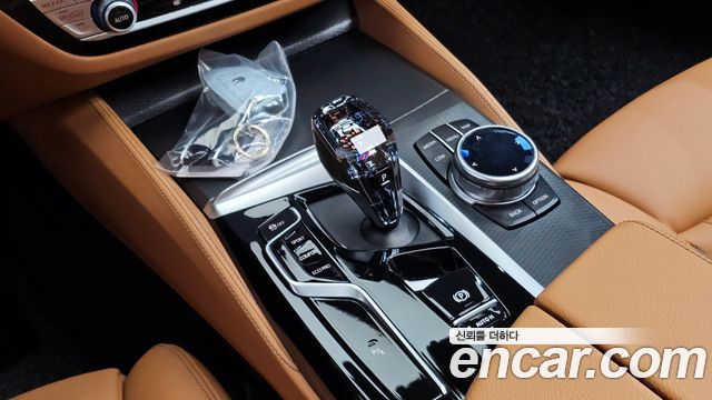 BMW 5-Series 2022 — photo 9