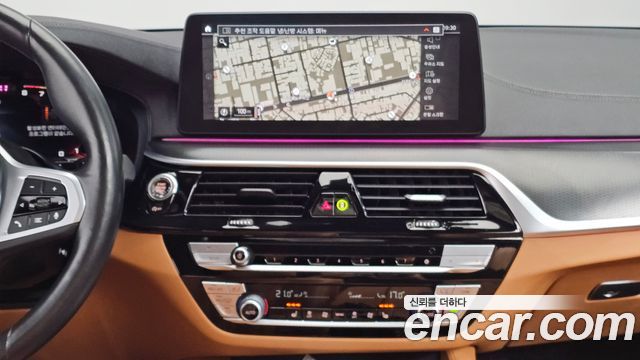 BMW 5-Series 2022 — photo 15