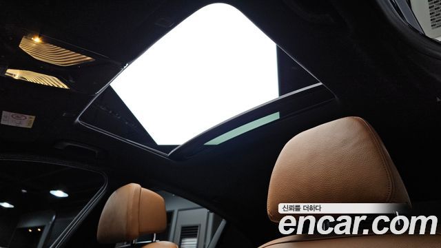 BMW 5-Series 2022 — photo 18
