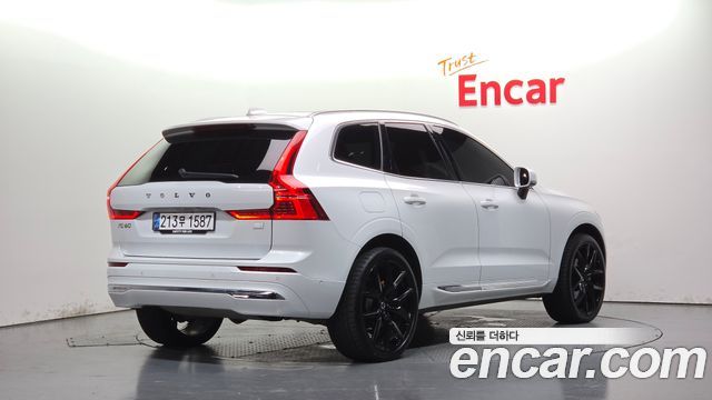 Volvo XC60 2023 — photo 2
