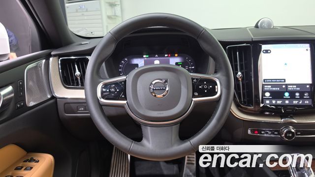 Volvo XC60 2023 — photo 19
