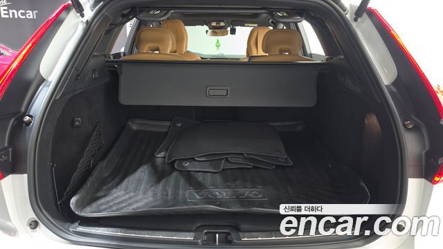 Volvo XC60 2023 — photo 26