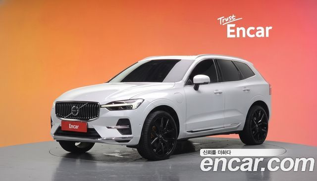 Volvo XC60 2023 — photo 1
