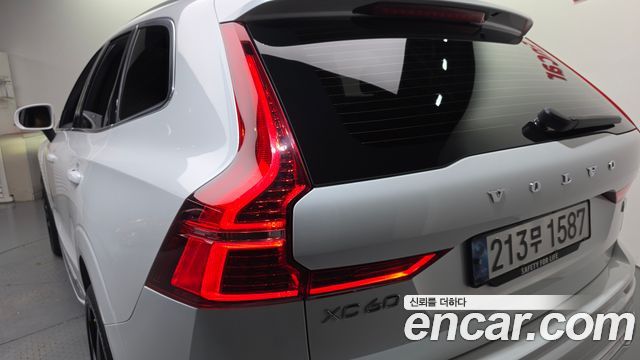 Volvo XC60 2023 — photo 9
