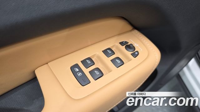 Volvo XC60 2023 — photo 29