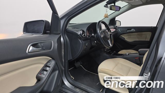 Mercedes-Benz B-Class 2012 — photo 13