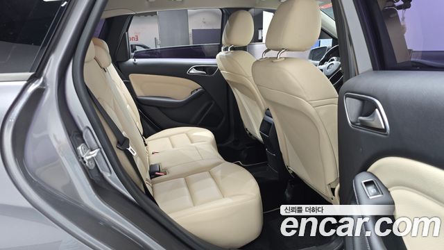 Mercedes-Benz B-Class 2012 — photo 17