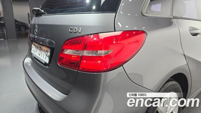 Mercedes-Benz B-Class 2012 — photo 9