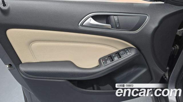 Mercedes-Benz B-Class 2012 — photo 14