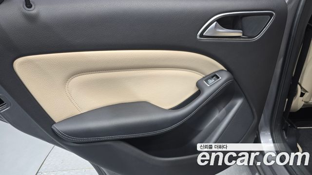 Mercedes-Benz B-Class 2012 — photo 15