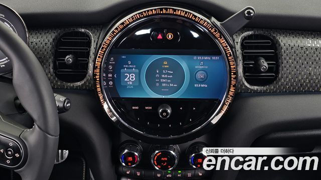 Mini Cooper 2023 — photo 20