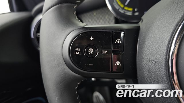 Mini Cooper 2023 — photo 25