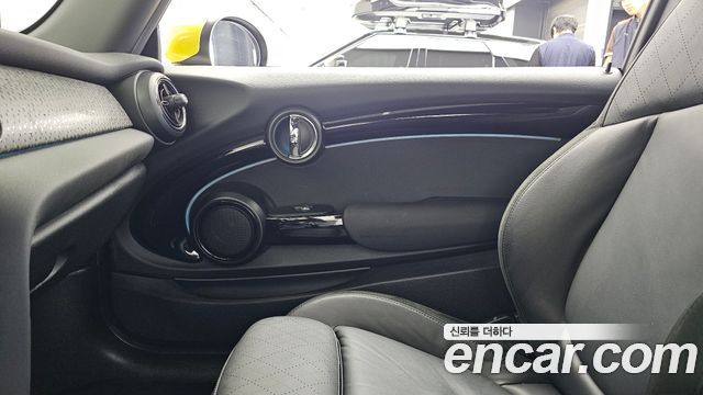 Mini Cooper 2023 — photo 15