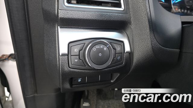 Ford Explorer 2018 — photo 25