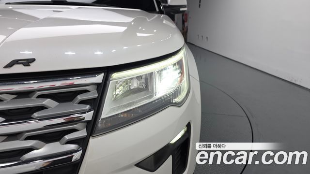 Ford Explorer 2018 — photo 8