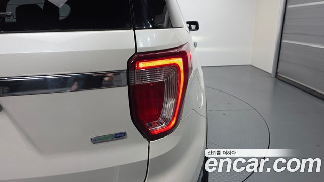 Ford Explorer 2018 — photo 9