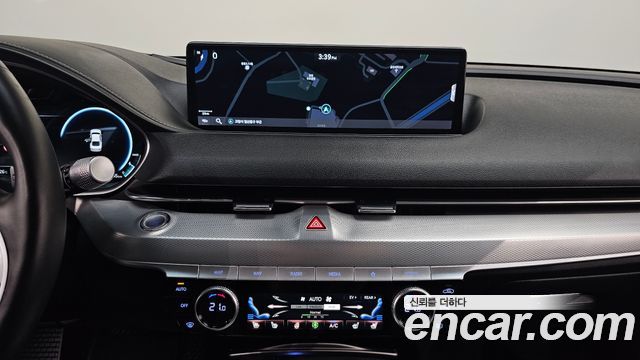 Genesis G80 2023 — photo 20