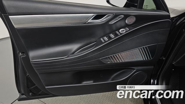 Genesis G80 2023 — photo 14