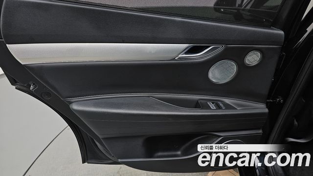 Genesis G80 2023 — photo 15