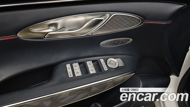 Genesis GV70 2024 — photo 24