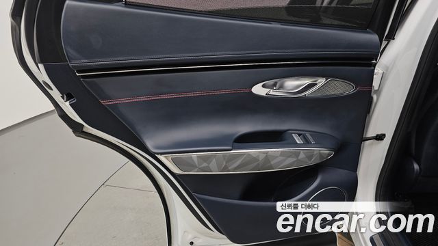Genesis GV70 2024 — photo 15