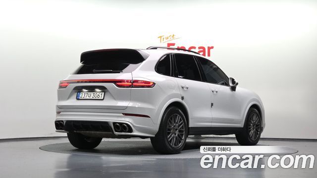 Porsche Cayenne 2017 — photo 2