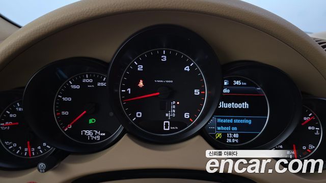 Porsche Cayenne 2017 — photo 8