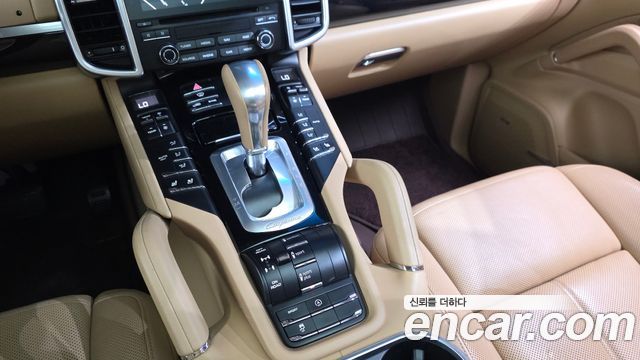 Porsche Cayenne 2017 — photo 9