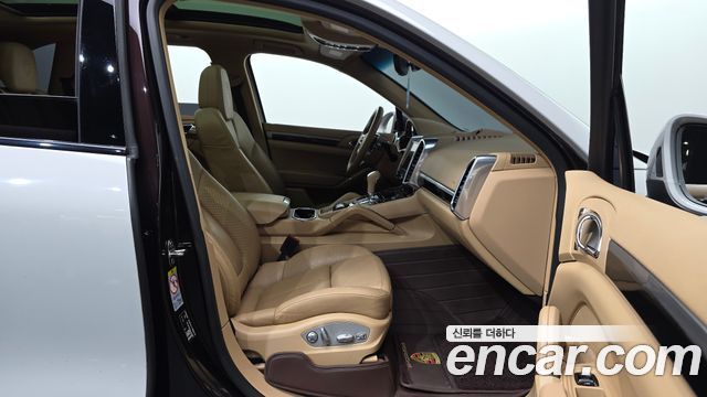 Porsche Cayenne 2017 — photo 11