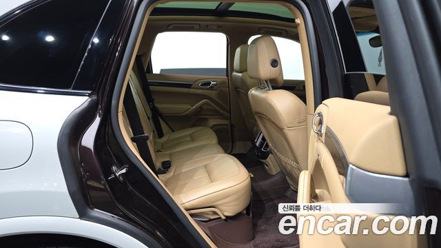 Porsche Cayenne 2017 — photo 12