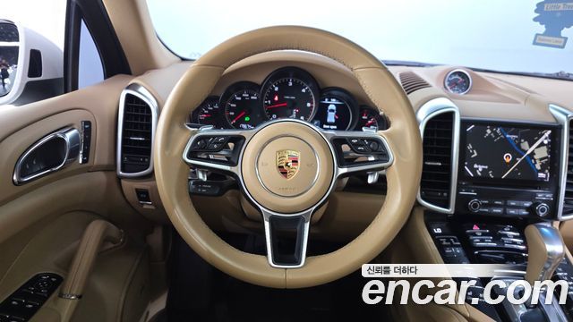 Porsche Cayenne 2017 — photo 13