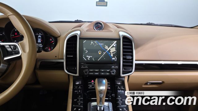 Porsche Cayenne 2017 — photo 14