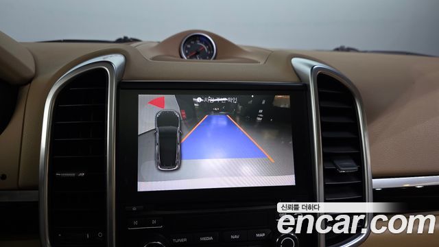 Porsche Cayenne 2017 — photo 15
