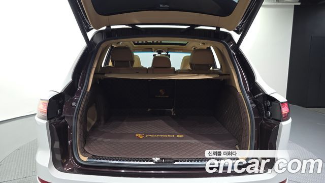 Porsche Cayenne 2017 — photo 20