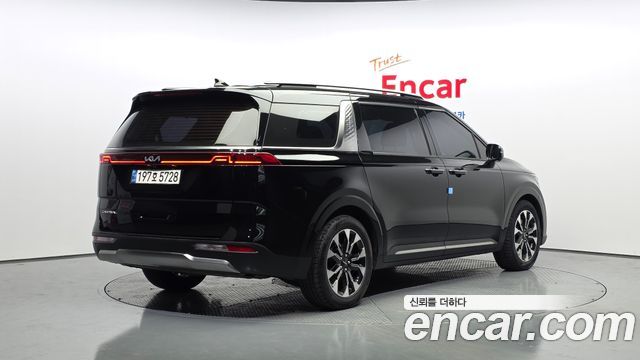 Kia Canival 2022 — photo 2
