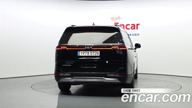 Kia Canival 2022 — photo 4