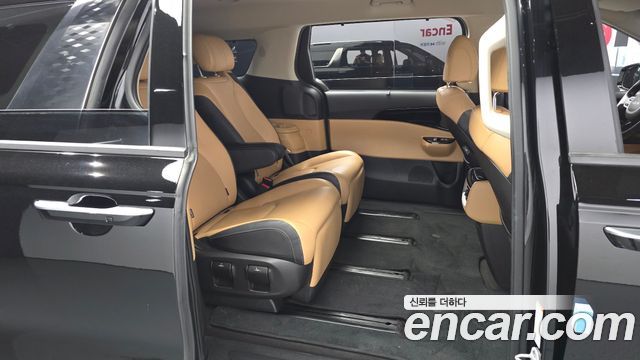 Kia Canival 2022 — photo 18
