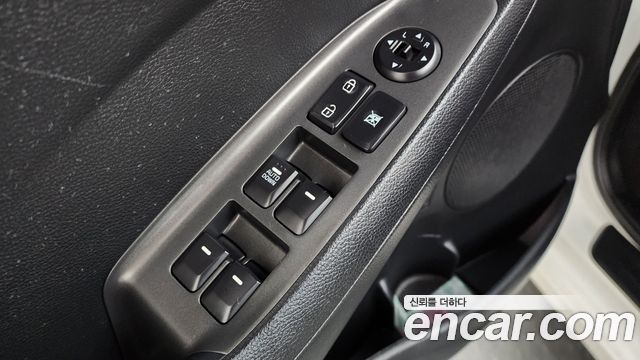 Kia K3 2015 — photo 22