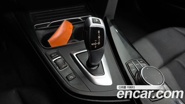 BMW 3-Series 2017 — photo 9