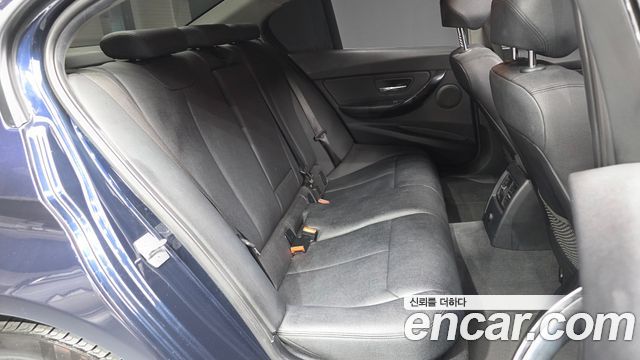 BMW 3-Series 2017 — photo 11