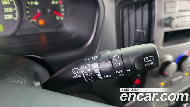 Hyundai Starex 2011 — photo 21