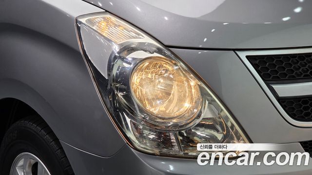 Hyundai Starex 2011 — photo 8