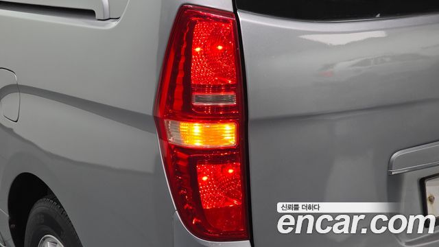 Hyundai Starex 2011 — photo 9