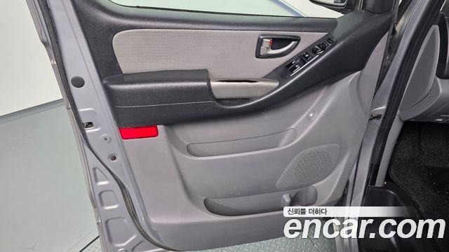Hyundai Starex 2011 — photo 14