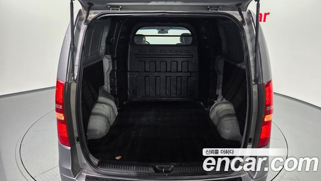 Hyundai Starex 2011 — photo 30