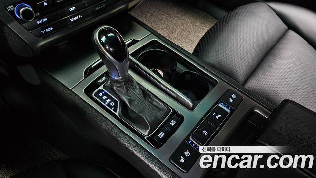 Hyundai Genesis 2016 — photo 9