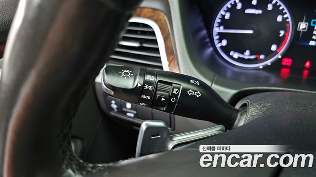 Hyundai Genesis 2016 — photo 17