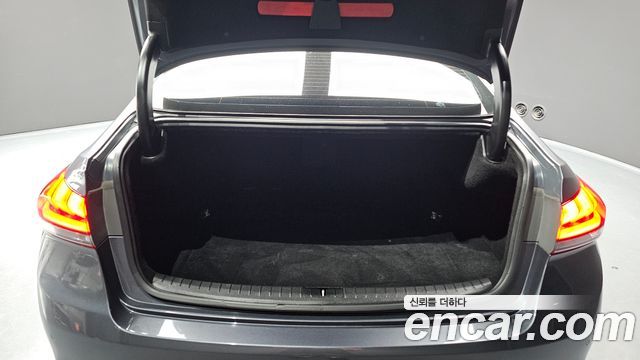 Hyundai Genesis 2016 — photo 20