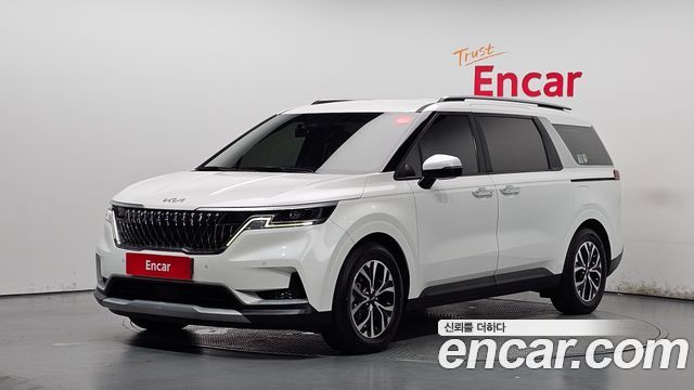 Kia Canival 2023 — photo 1