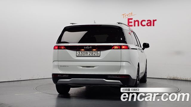 Kia Canival 2023 — photo 4